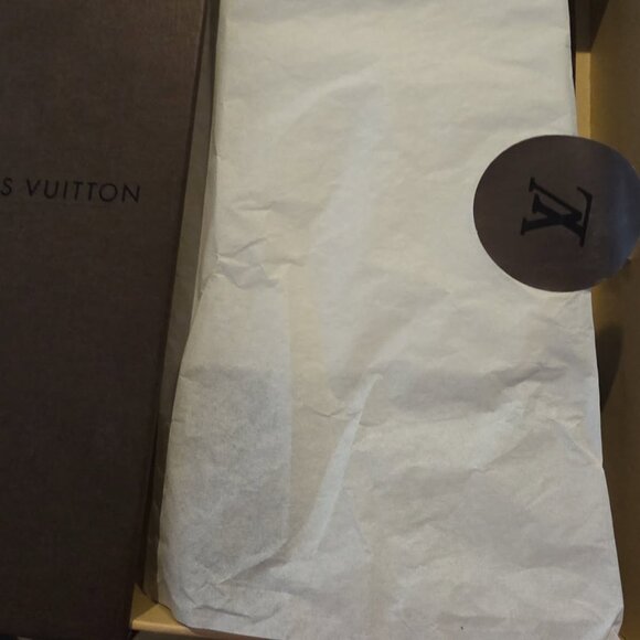 LV Wallet - Picture 3 of 5